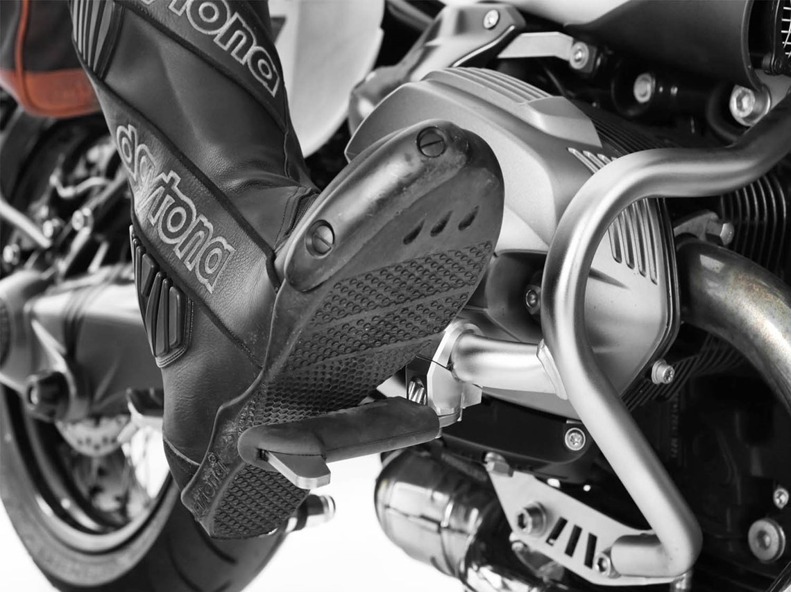 The MotoPegs - the World's BEST Foot Pegs for Adventure Motorcycles? 