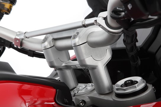 Wunderlich risers up and back Multistrada 2023 on