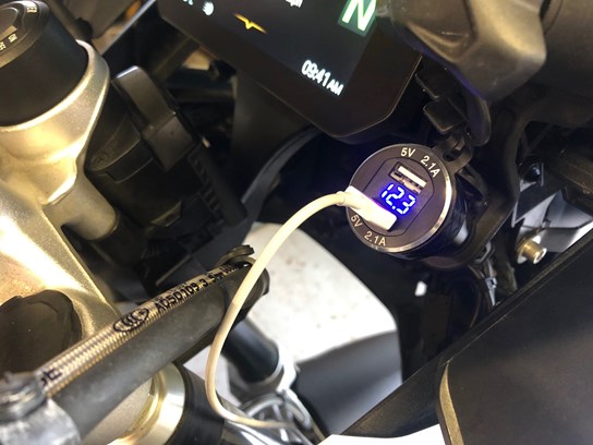 Nippy Normans twin USB adaptor with voltmeter